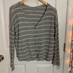 grey and white american eagle sweater